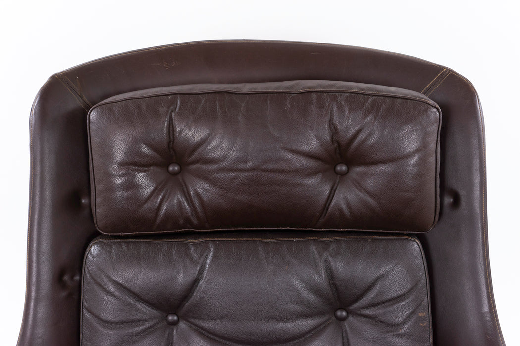 Danish Modern Leather Swivel Chair - (326-079)