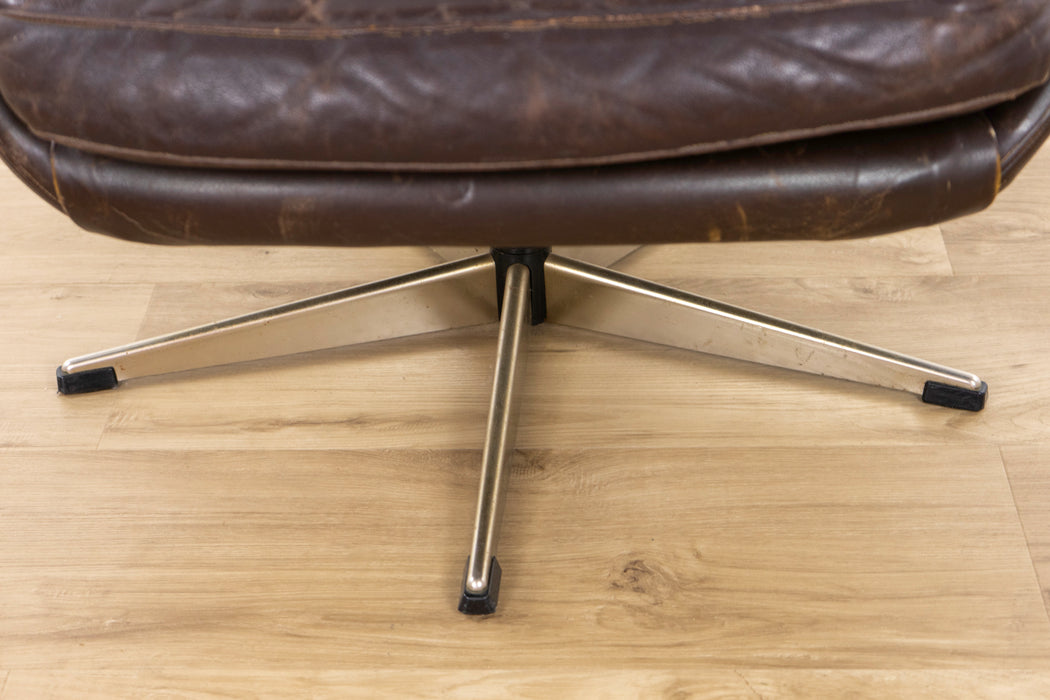 Danish Modern Leather Swivel Chair - (326-079)