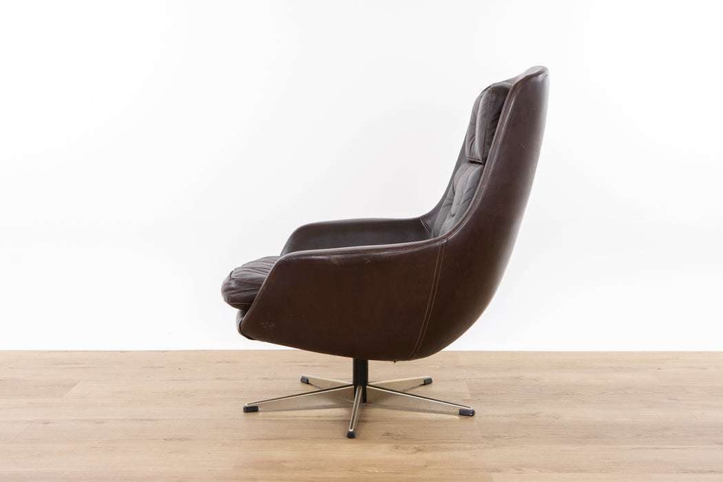 Danish Modern Leather Swivel Chair - (326-079)