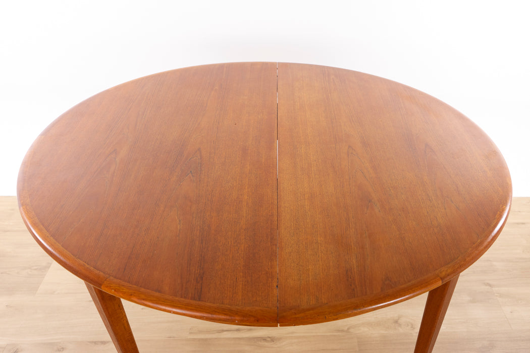 Danish Modern Teak Dining Table by Sigh & Søn - (D1538)