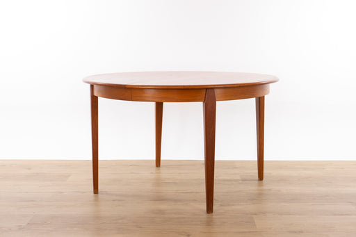 Danish Modern Teak Dining Table by Sigh & Søn - (D1538)