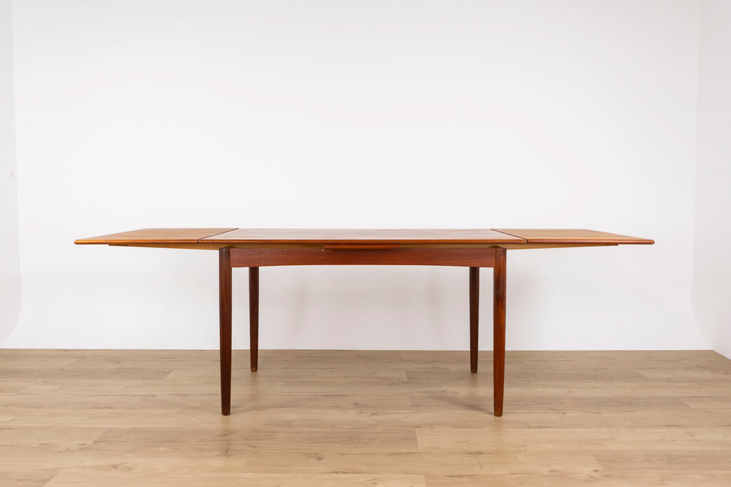 Danish Mid-Century Teak Dining Table - (327-034)