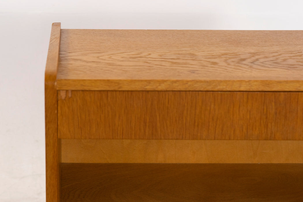 Oak Danish Bedside Table - (326-109)
