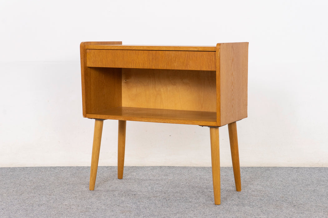 Oak Danish Bedside Table - (326-109)