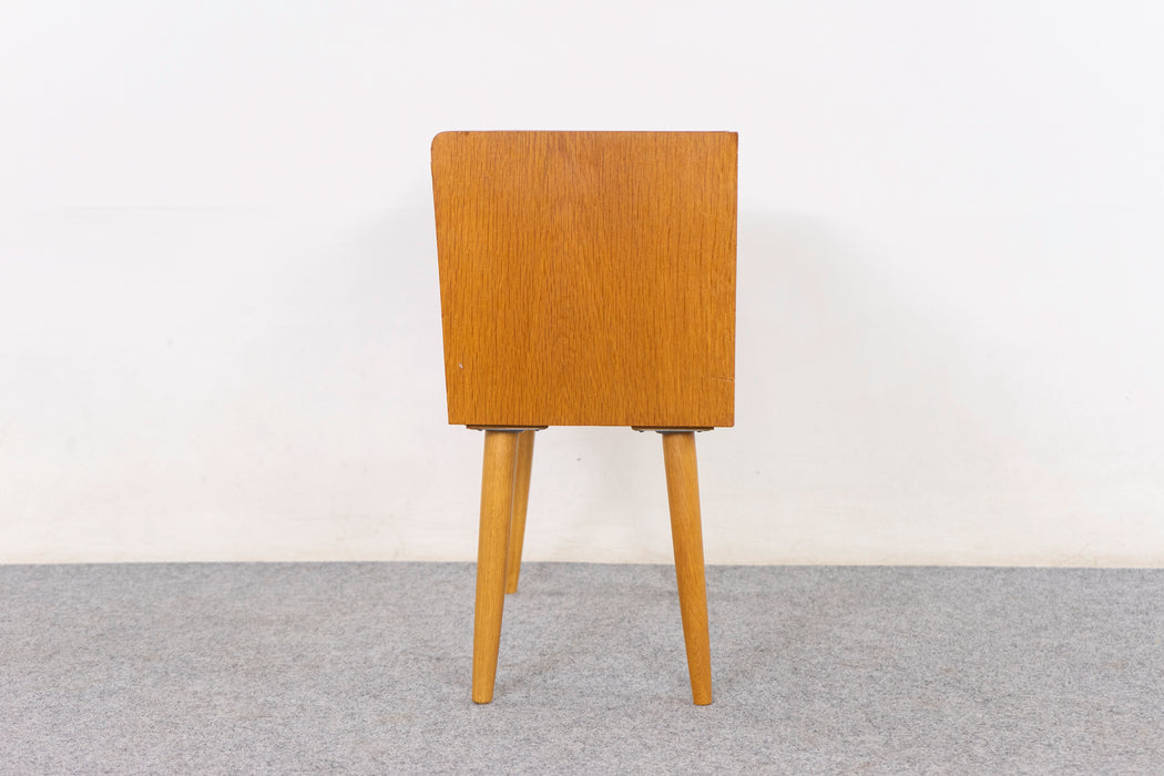 Oak Danish Bedside Table - (326-109)