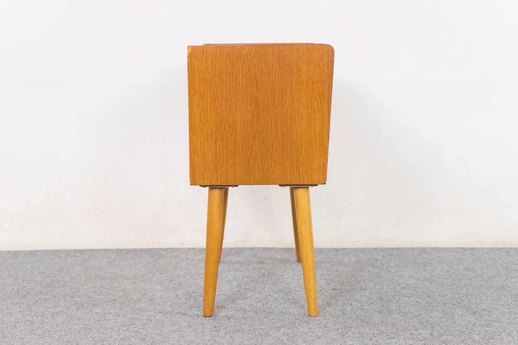 Oak Danish Bedside Table - (326-109)