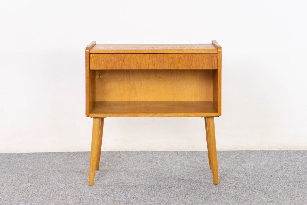 Oak Danish Bedside Table - (326-109)