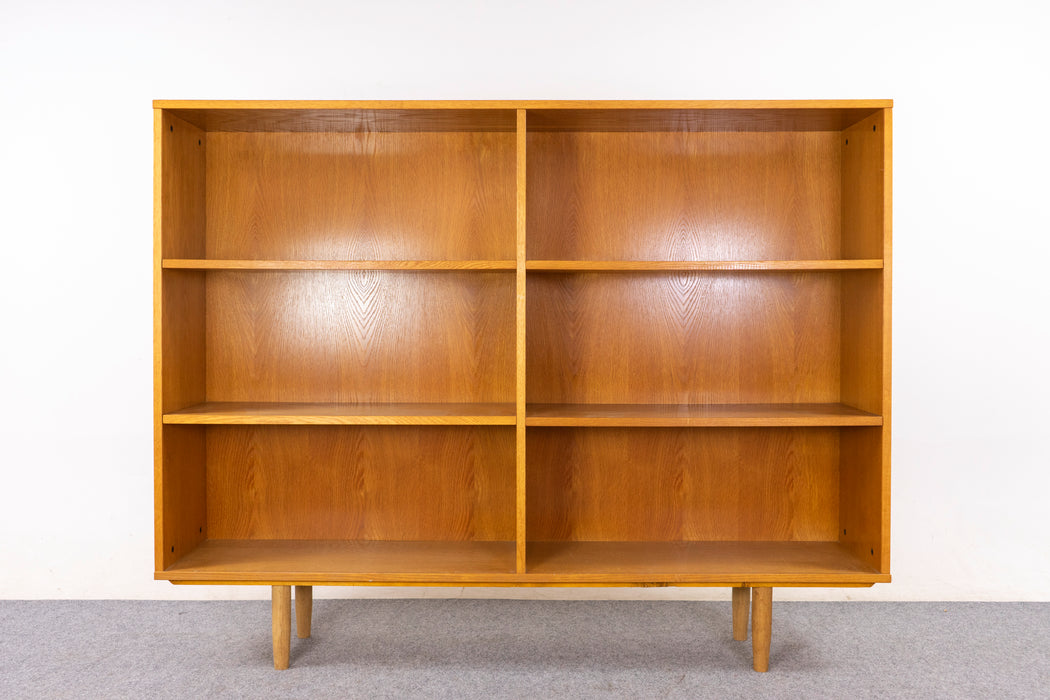 Oak Danish Bookcase - (326-039)