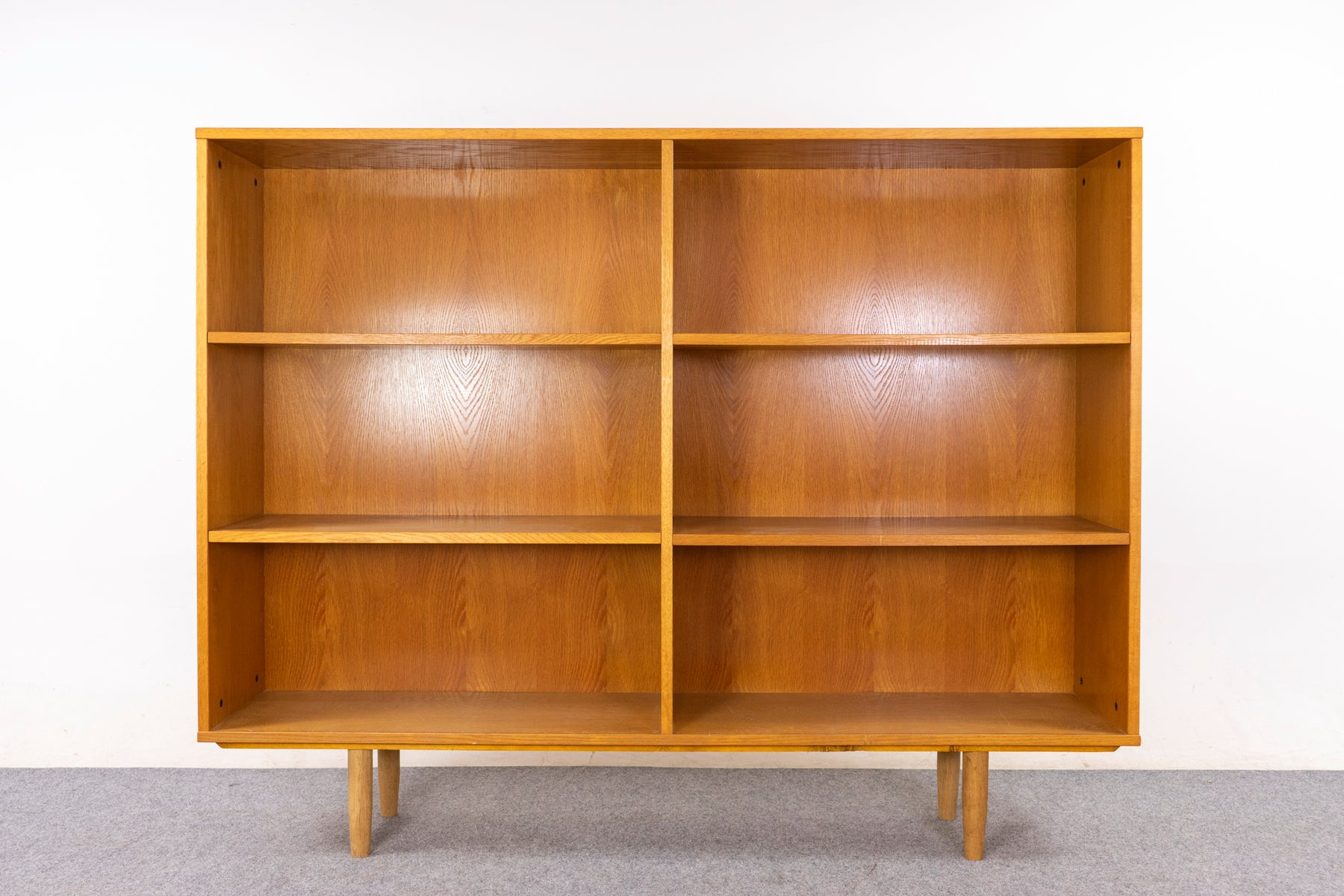 Oak Danish Bookcase - (326-039)