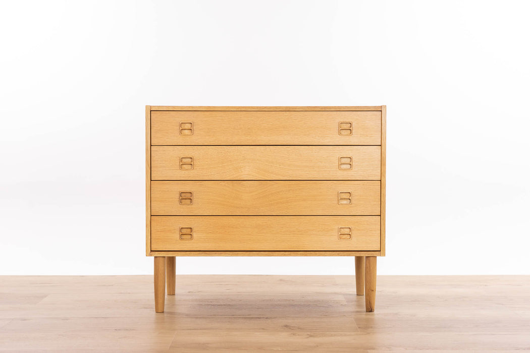 Danish Mid-Century Oak Dresser - (327-023)