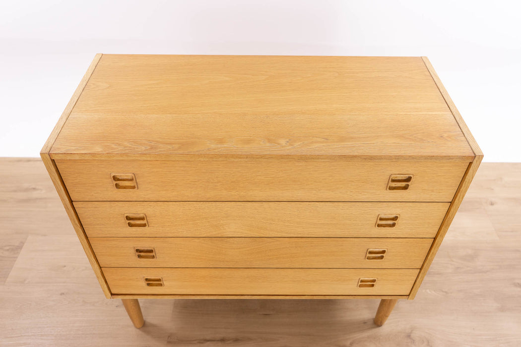 Danish Mid-Century Oak Dresser - (327-023)