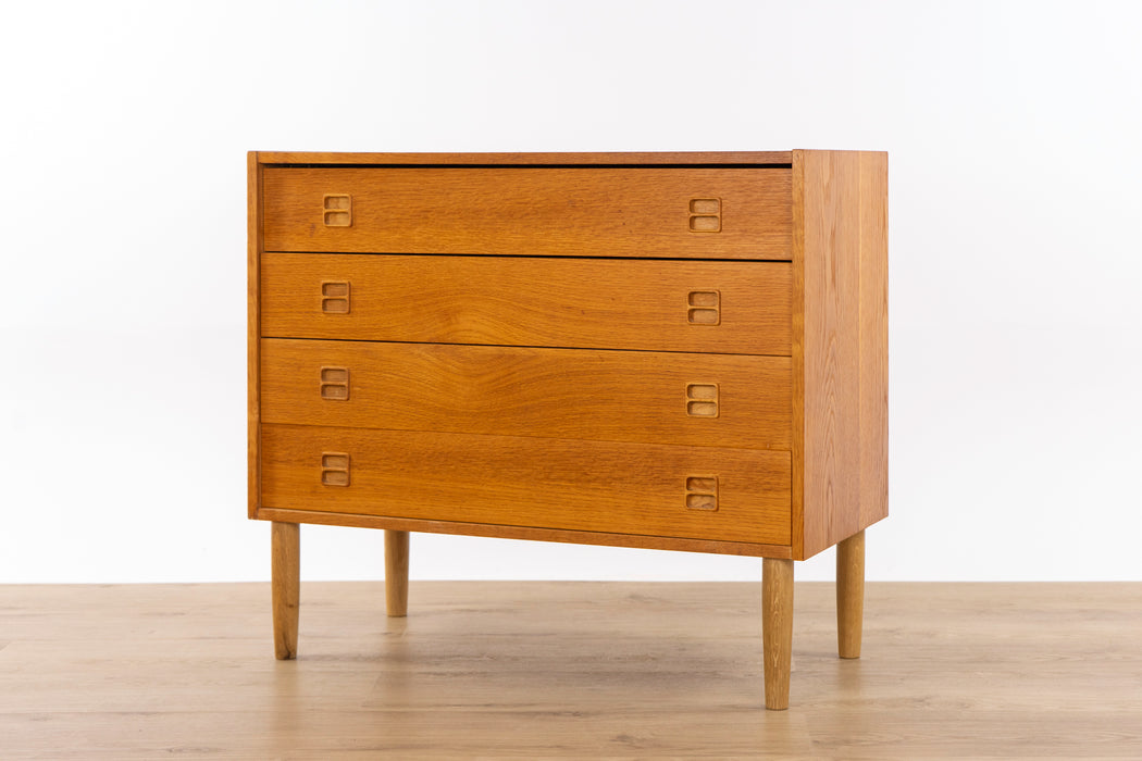 Danish Mid-Century Oak Dresser - (327-023)