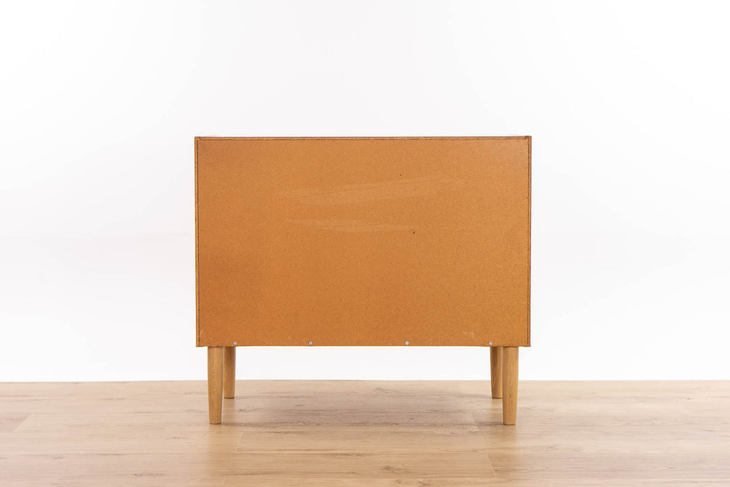 Danish Mid-Century Oak Dresser - (327-023)