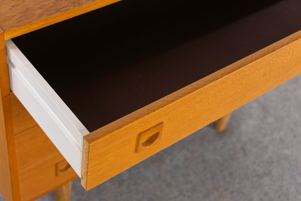 Danish Modern Oak Dresser - (327-024)