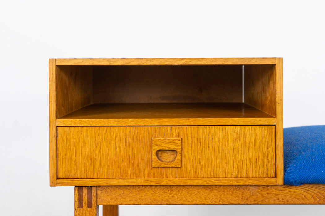 Danish Mid-Century Oak Bench - (325-280.2)