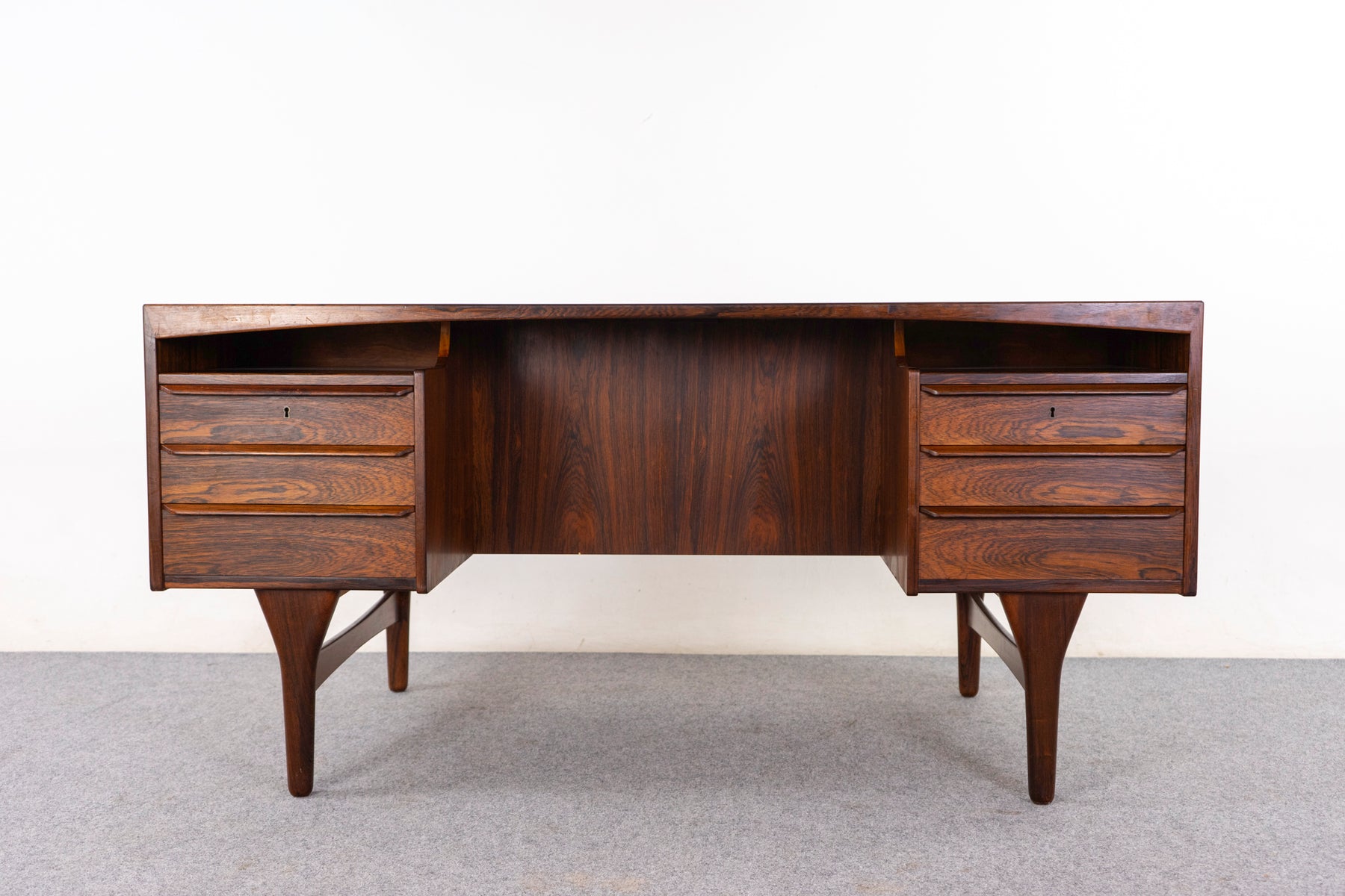 Rosewood Danish Desk by Valdemar Mortensen - (326-257)