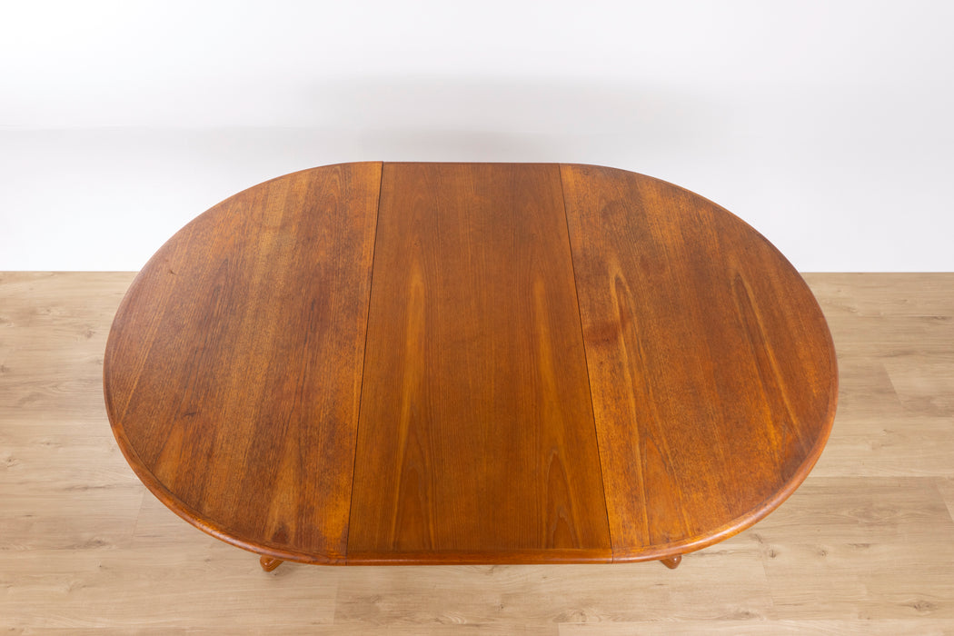 Danish Mid-Century Teak Dining Table - (D1510)