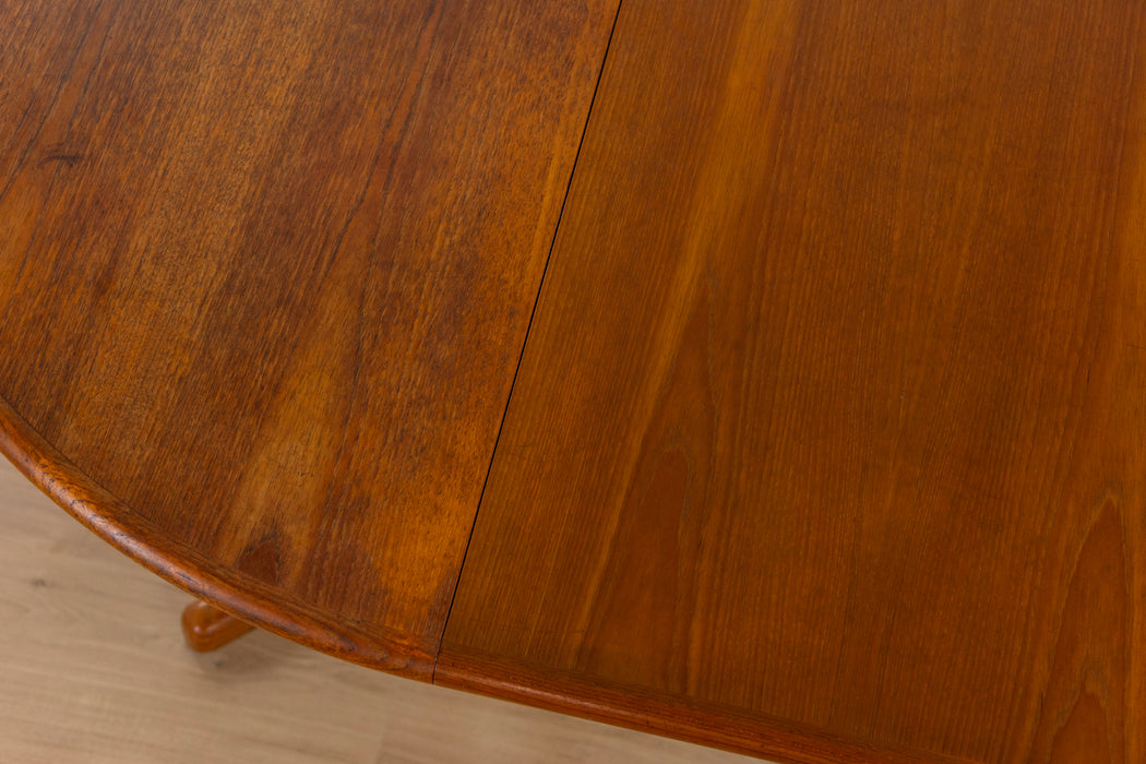 Danish Mid-Century Teak Dining Table - (D1510)