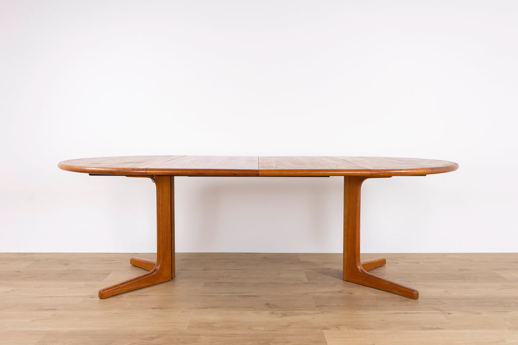 Danish Mid-Century Teak Dining Table - (D1510)