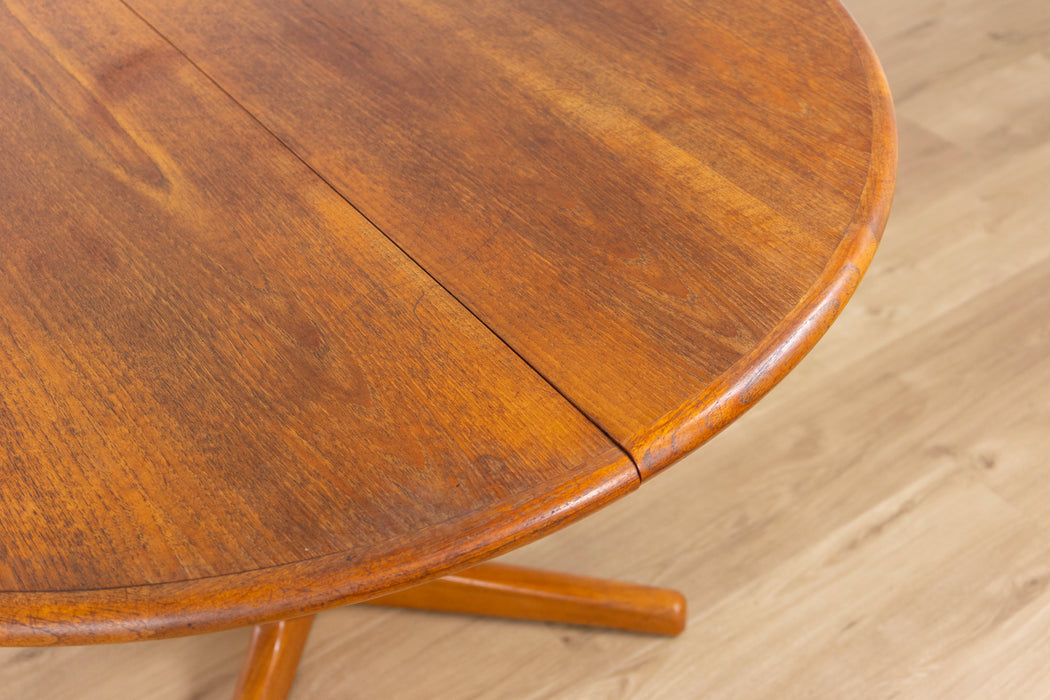 Danish Mid-Century Teak Dining Table - (D1510)