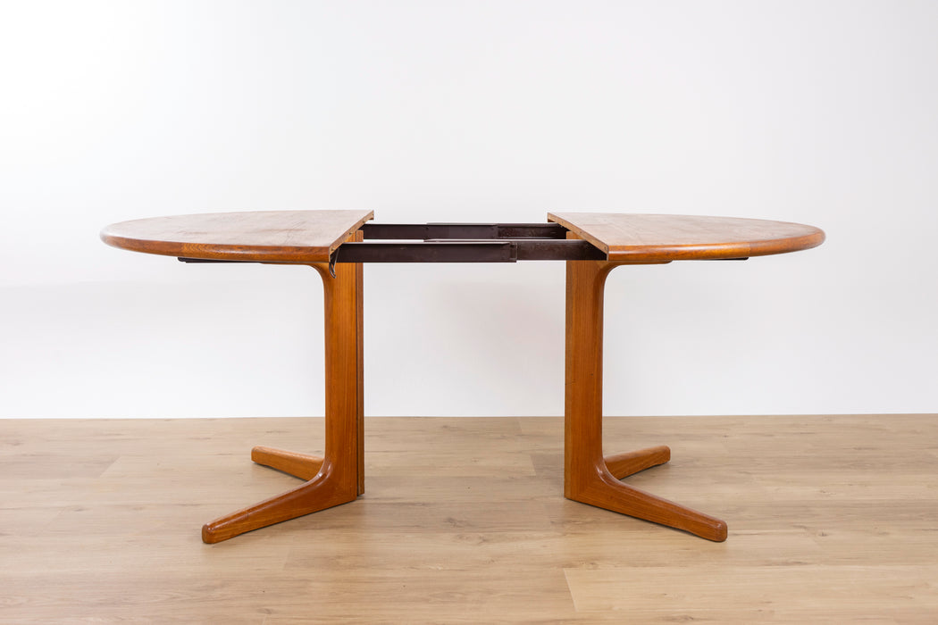Danish Mid-Century Teak Dining Table - (D1510)