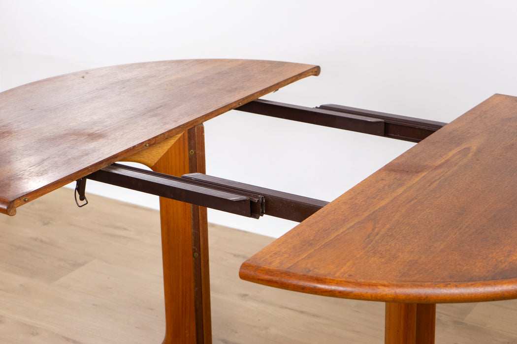 Danish Mid-Century Teak Dining Table - (D1510)