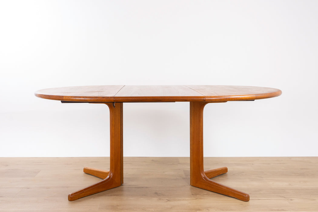 Danish Mid-Century Teak Dining Table - (D1510)