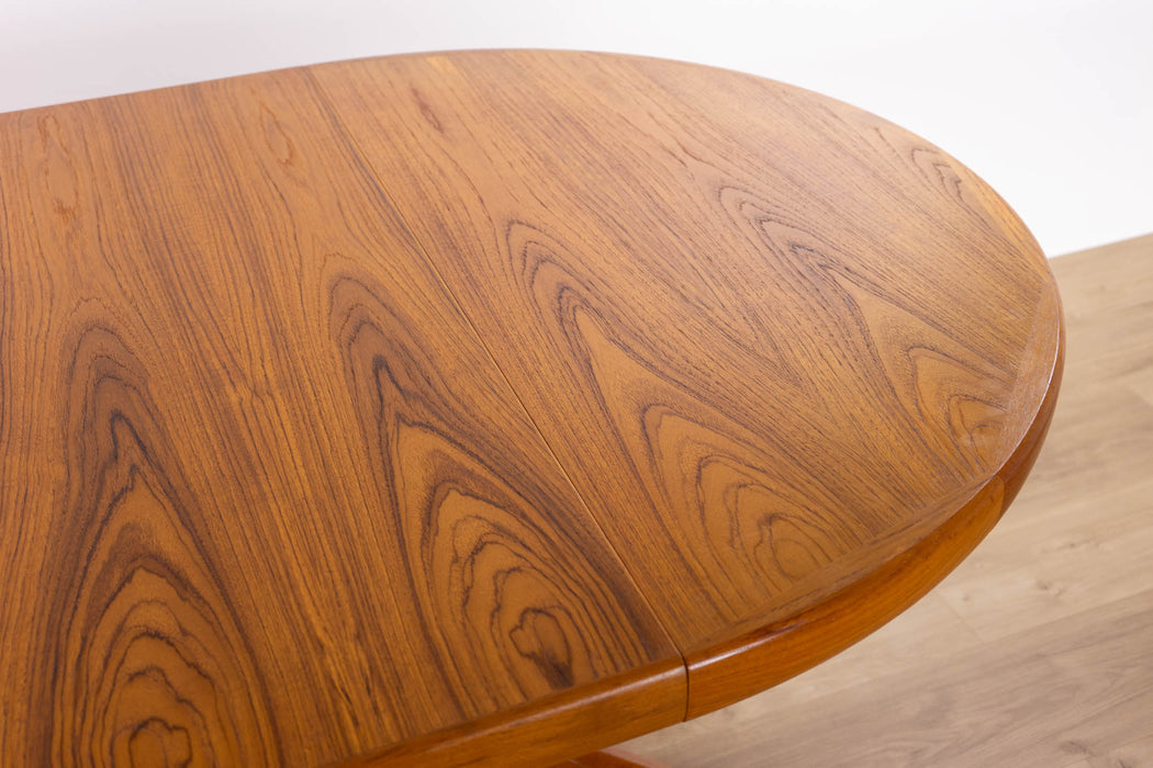 Mid-Century Modern Round Teak Dining Table - (D1626)