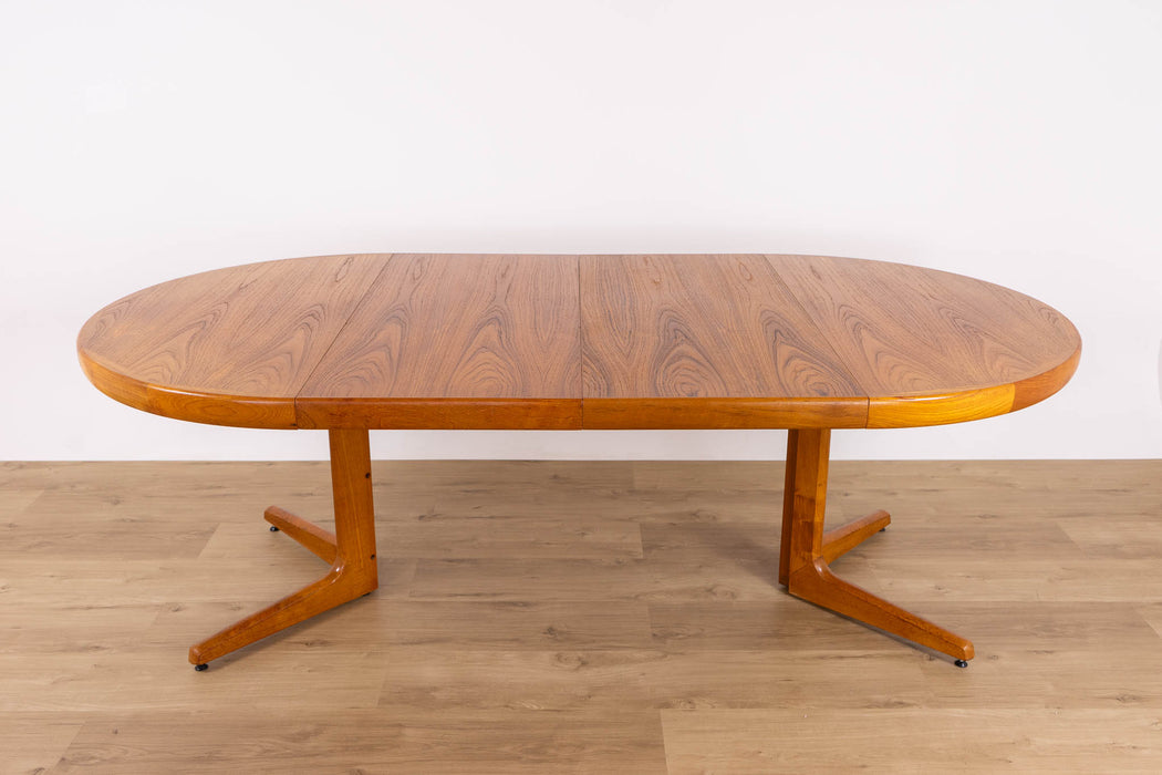 Mid-Century Modern Round Teak Dining Table - (D1626)