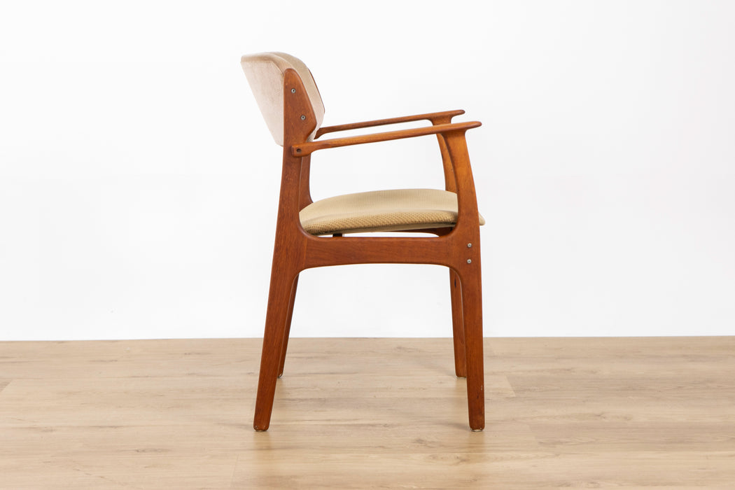 Model 50 Teak Armchair by Erik Buch - (D1117.1)