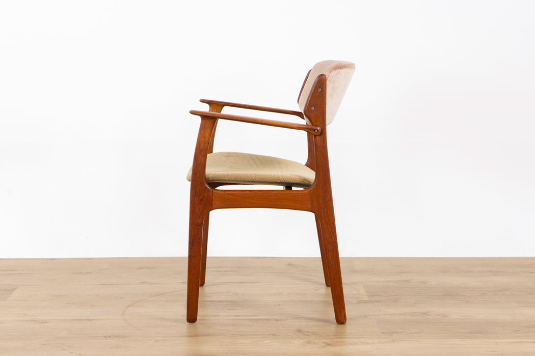 Model 50 Teak Armchair by Erik Buch - (D1117.2)