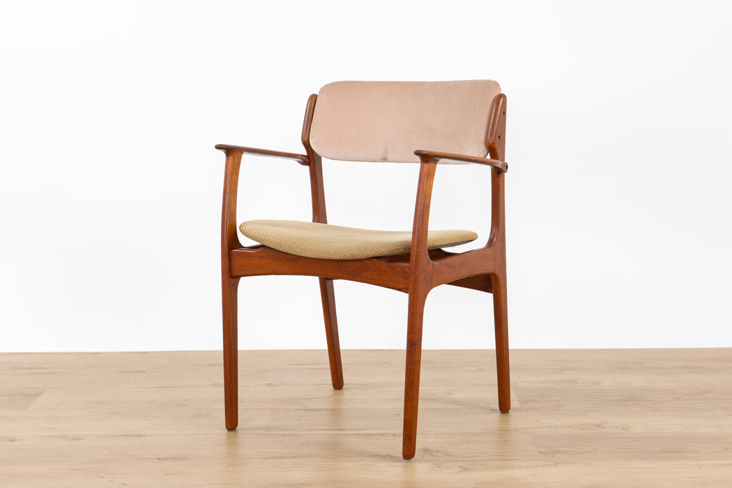 Model 50 Teak Armchair by Erik Buch - (D1117.2)