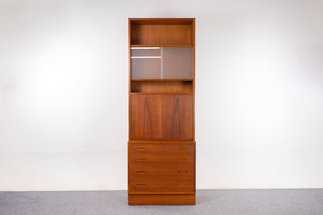 Teak Bookcase/Cabinet by Hundevad - (D1418)