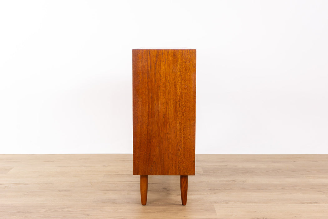 Danish Modern Teak Bookcase - (D1690)