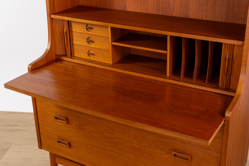 Danish Mid Century Teak Bookcase/Sectretary by Bornholm Møbelfabrik - (D1691)