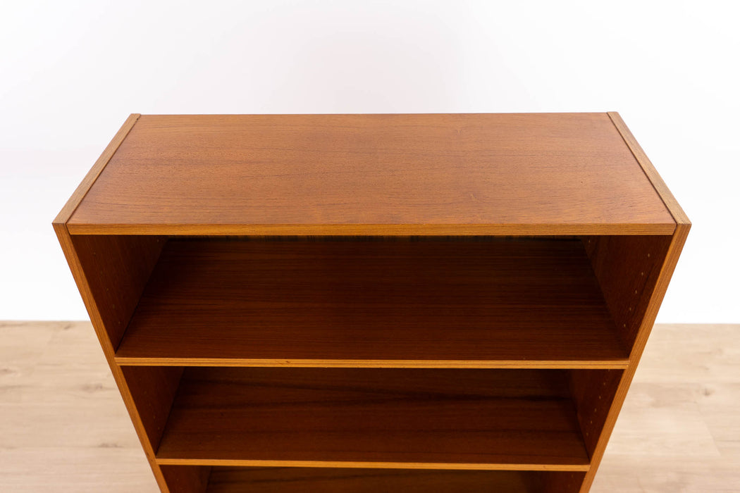 Danish Modern Teak Bookcase - (D1615)