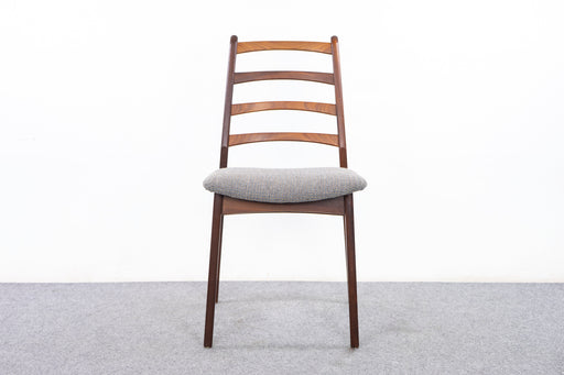 1 Danish Mid-Century Teak Dining Chair - (326-125.1)