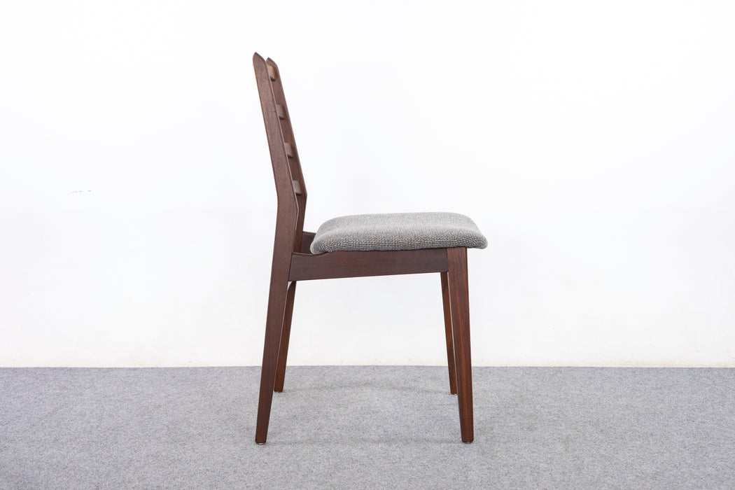 1 Teak Danish Mid-Century Dining Chair - (326-125.2)