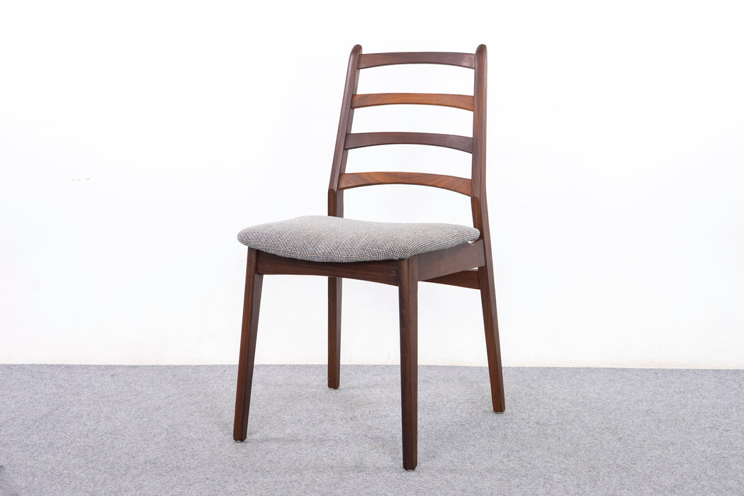 1 Teak Danish Mid-Century Dining Chair - (326-125.3)