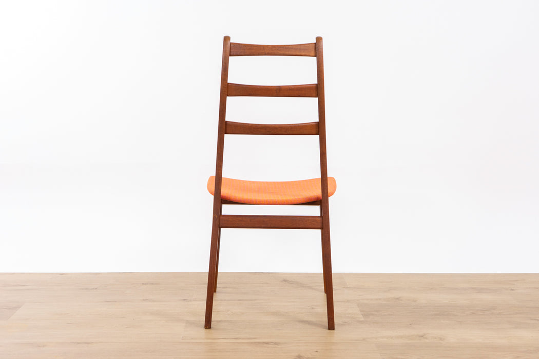 1 Mid-Century Modern Teak Dining Chair  - (D1515)