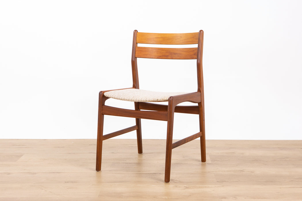 Danish Mid-Century Teak Chair - (D1567)