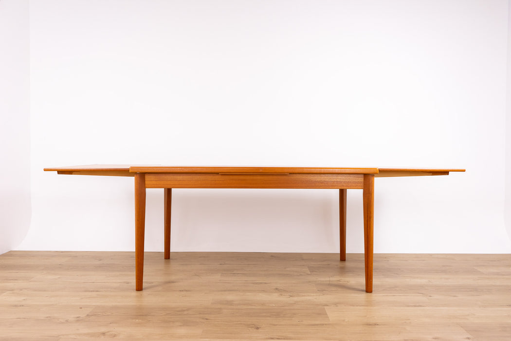 Danish Mid-Century Teak Dining Table by Furbo Spøttrup - (D1674)