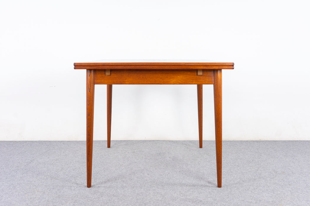 Danish Mid-Century Teak Dining Table - (D1481)