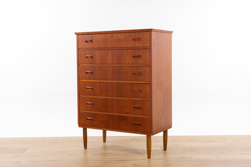 Danish Mid-Century Modern Teak Dresser - (327-007)