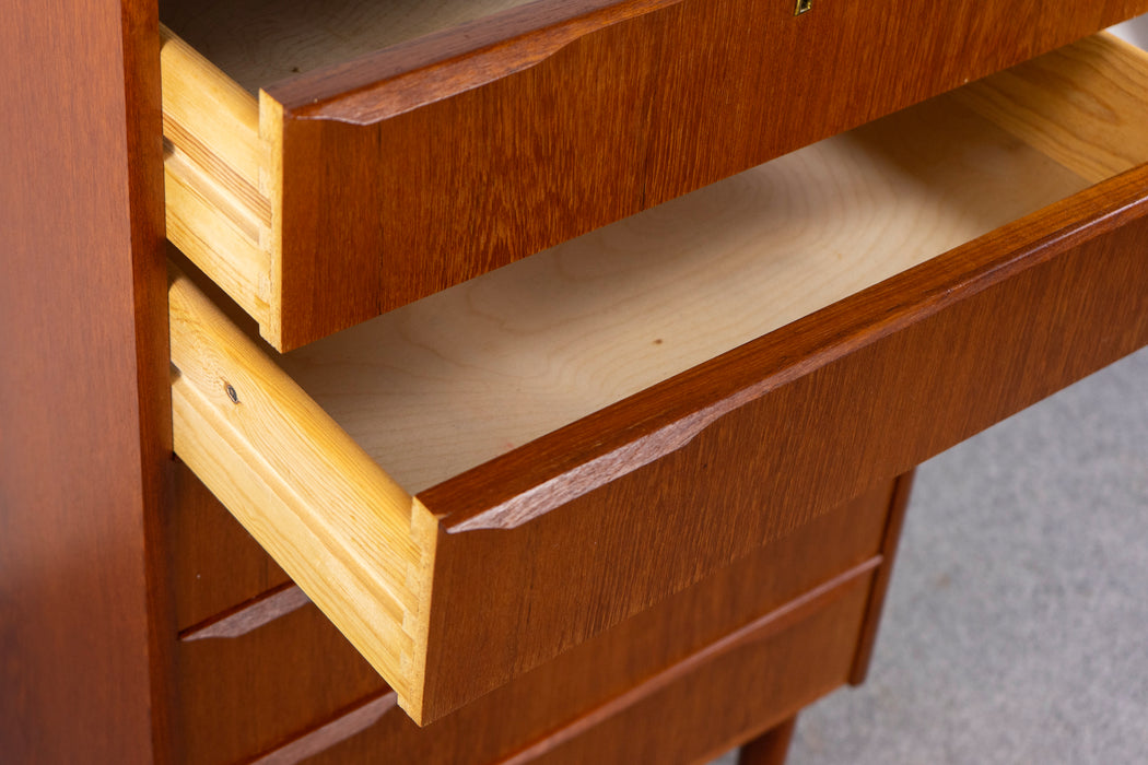 Danish Mid-Century Teak Dresser - (327-030)