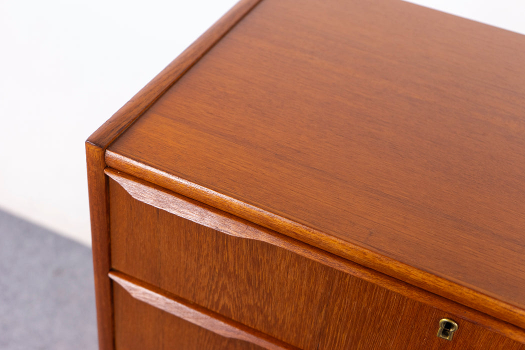 Danish Mid-Century Teak Dresser - (327-030)