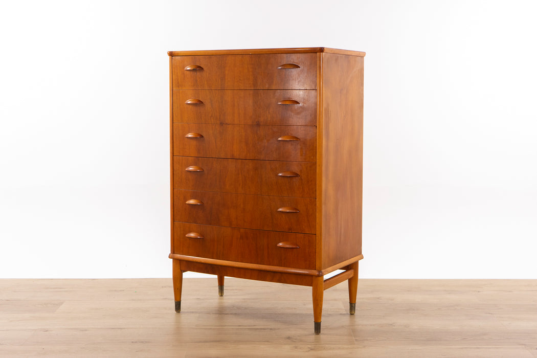 Danish Modern Teak Dresser by Kværndrup Møbelfabrik - (327-129)