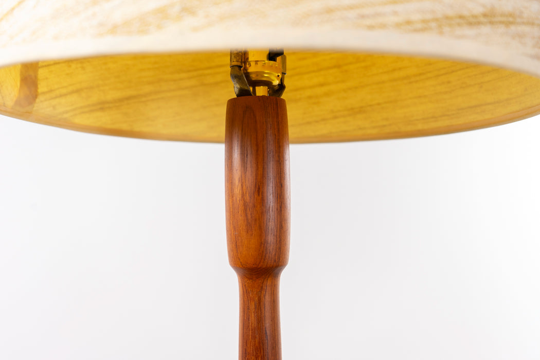 Mid-Century Modern Teak Floor Lamp with Side Table - (D1540)
