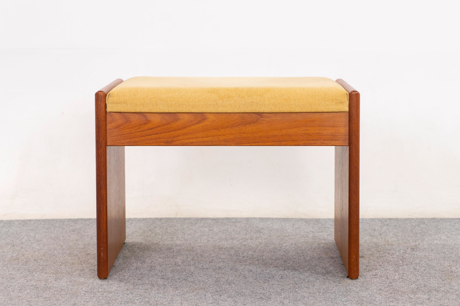 Danish Modern Teak Footstool by Vamdrup Stolefabrik - (D1453)