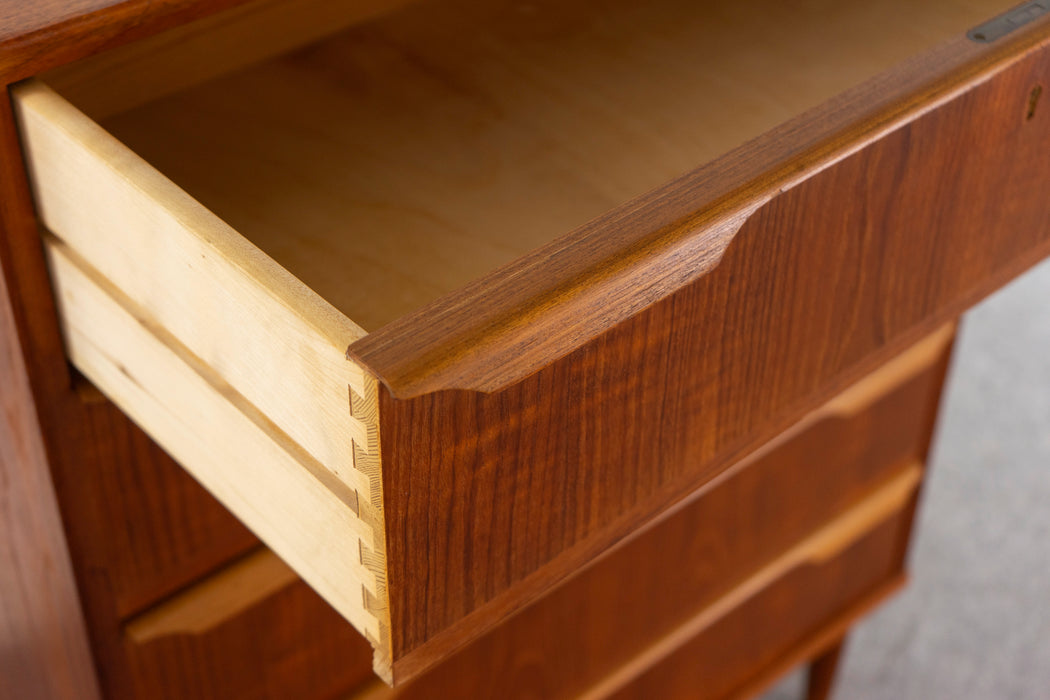 Teak Danish Dresser - (326-034)